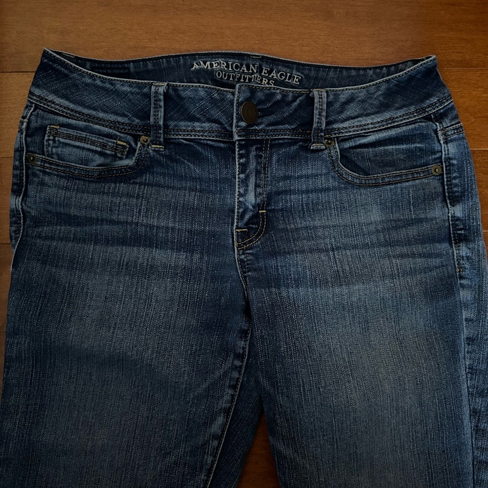 Women’s American Eagle Kick Boot Medium Wash Jeans